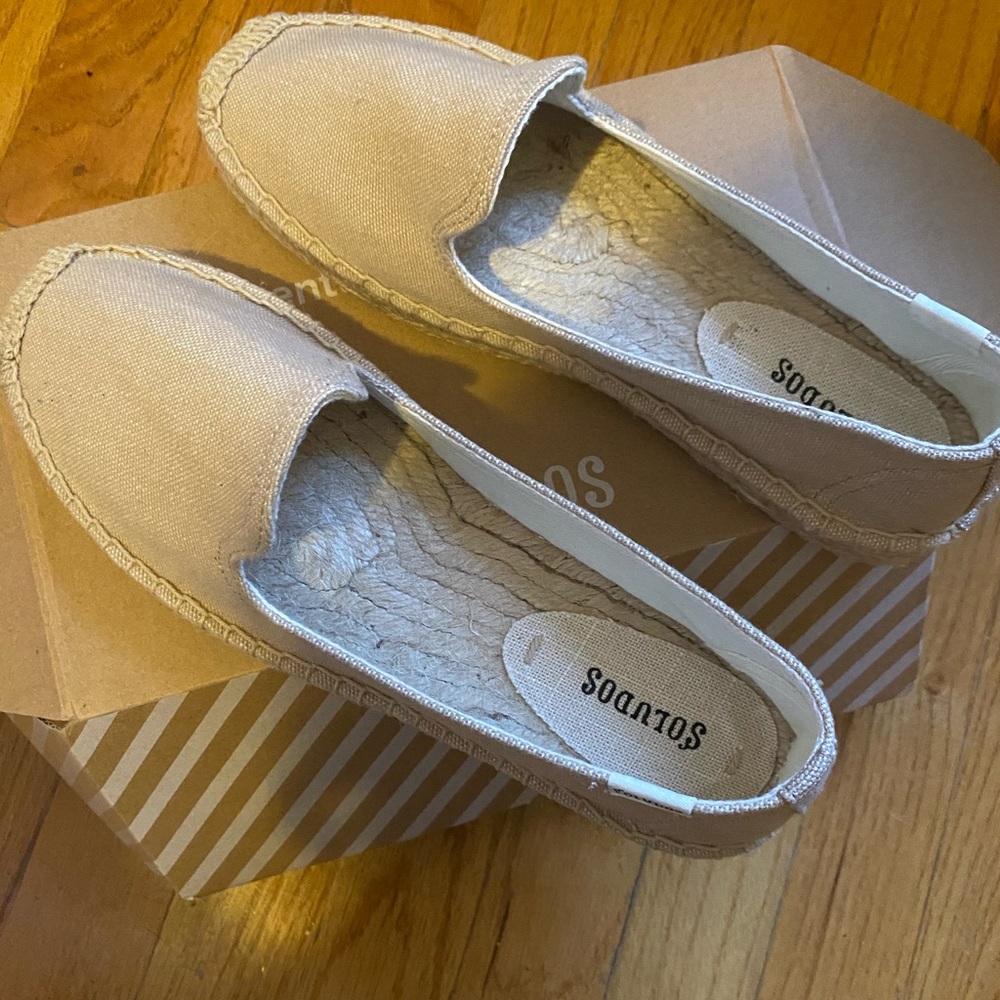 New in box soludos canvas espadrilles size 8
